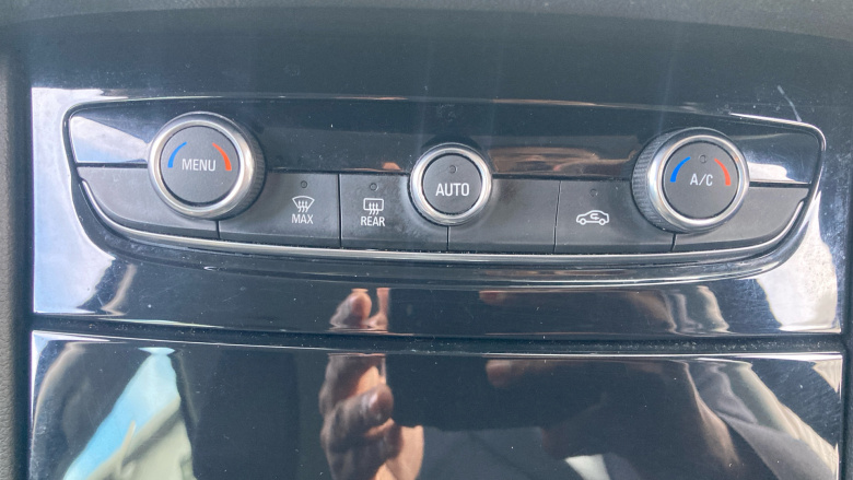 Vauxhall Grandland X 1.2 Turbo SE 5dr Petrol Hatchback